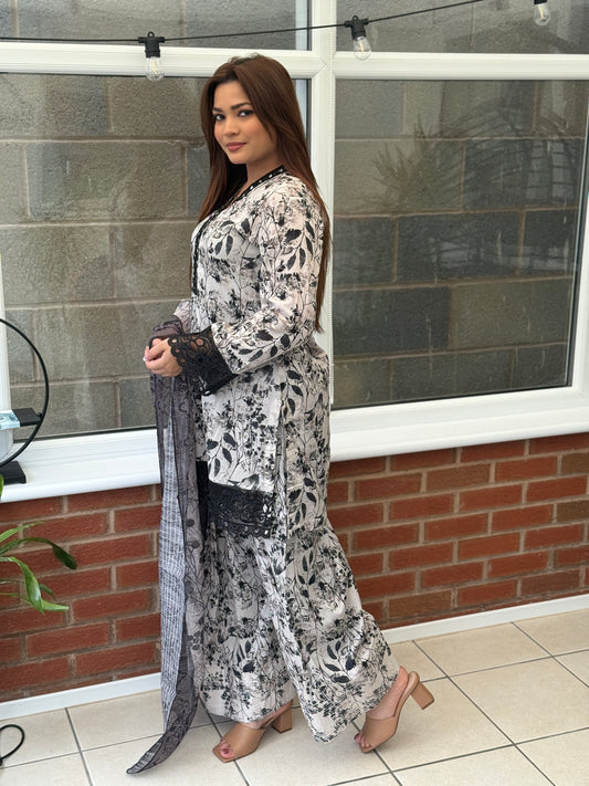 Noir Petal Farsi Shalwar