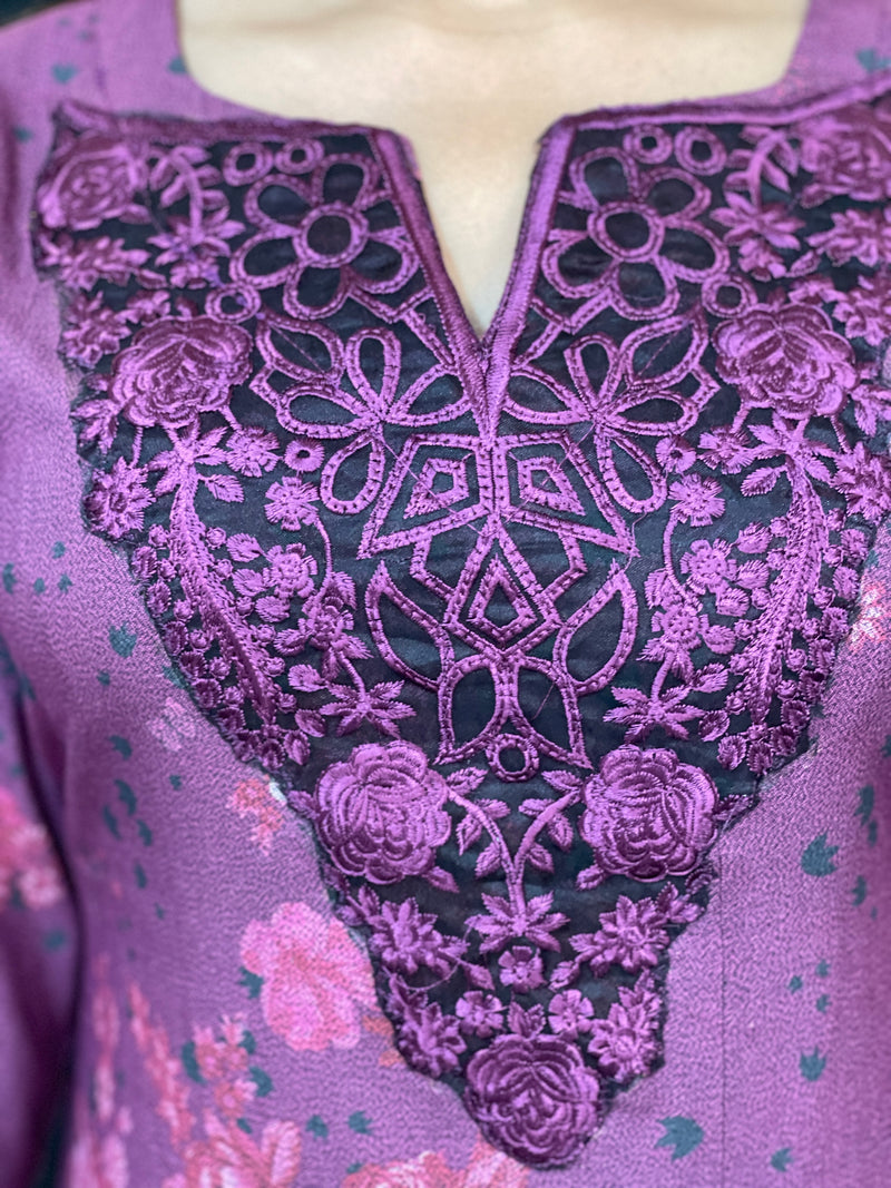 IZNIK - PLUM