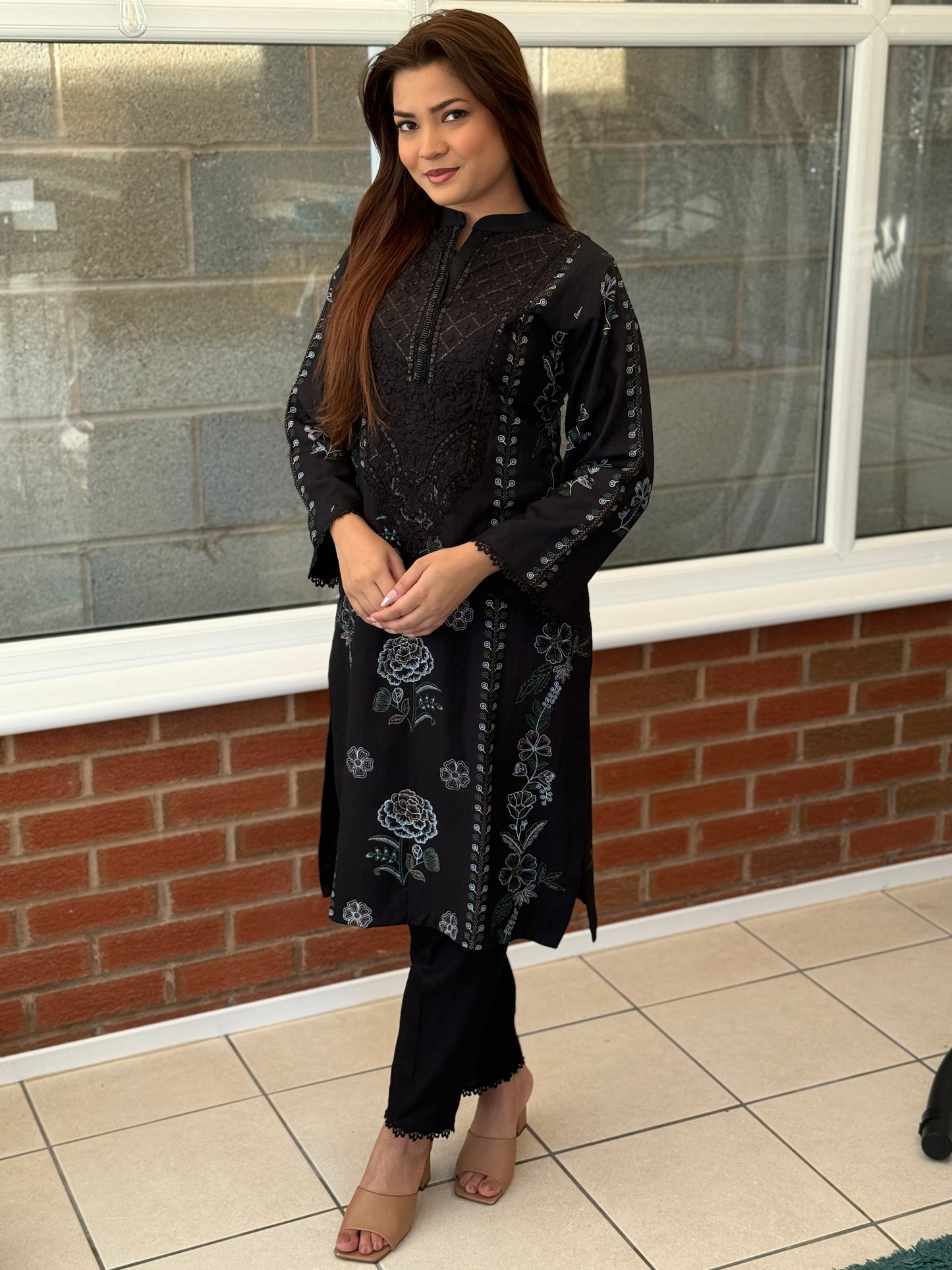 Zayna Noir - Sequins Embroidered 2 Piece