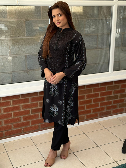 Zayna Noir - Sequins Embroidered 2 Piece