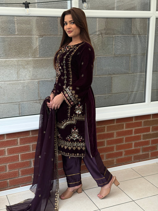 Aurelia Velvet Ensemle - Plum