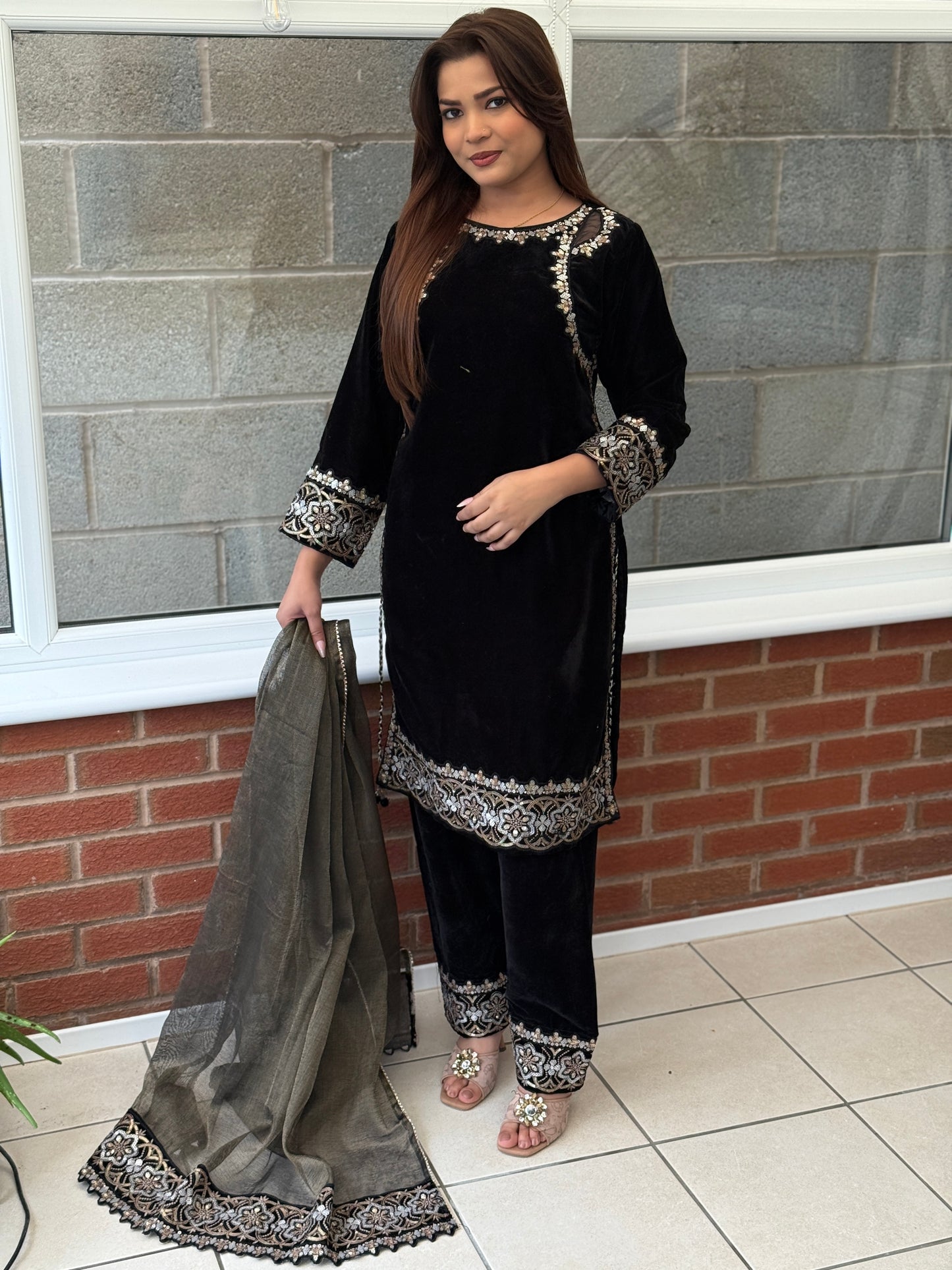 Noore Velvet Shoulder Suit - Noir Black