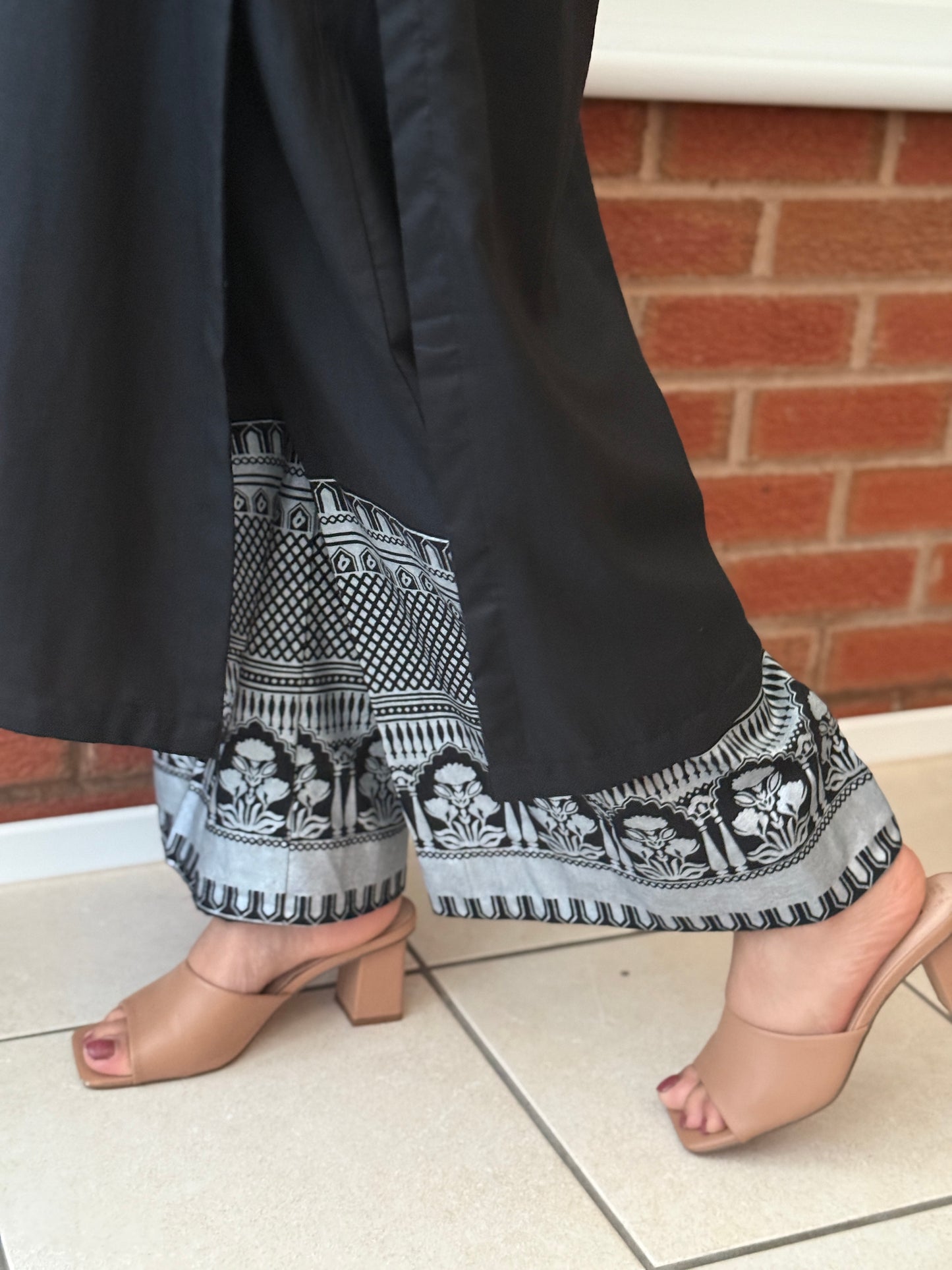 Noore Linen - Black