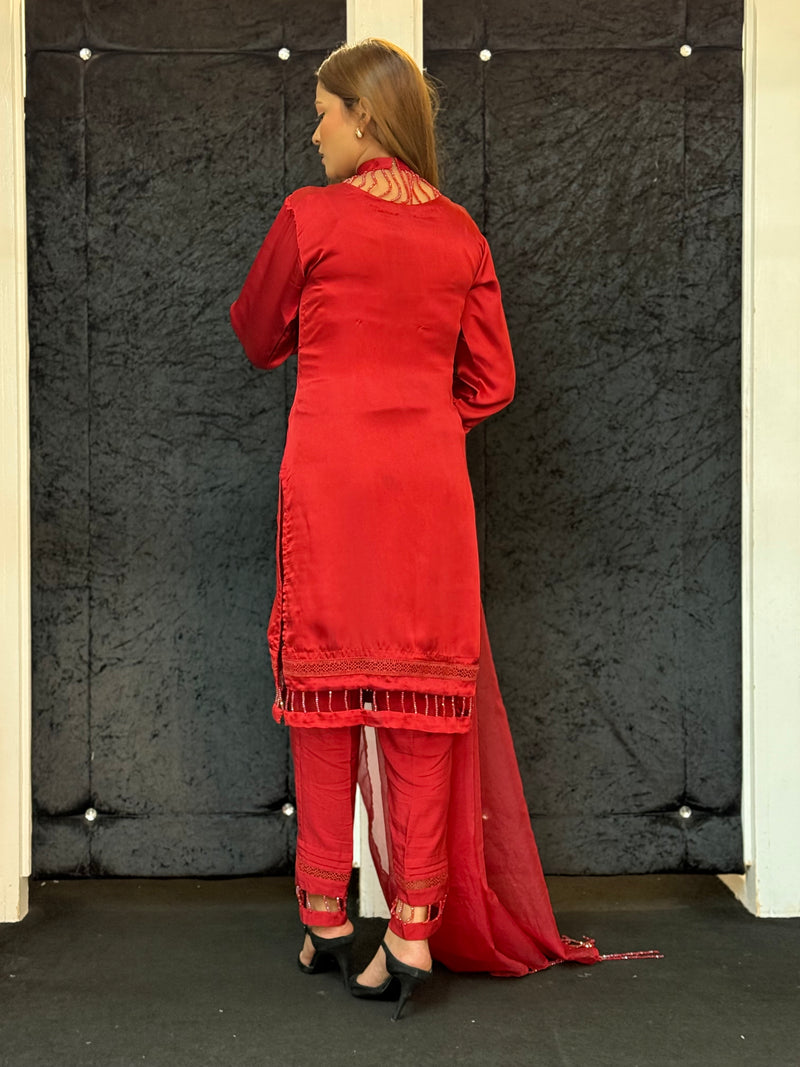YASMINA - BLOOD RED