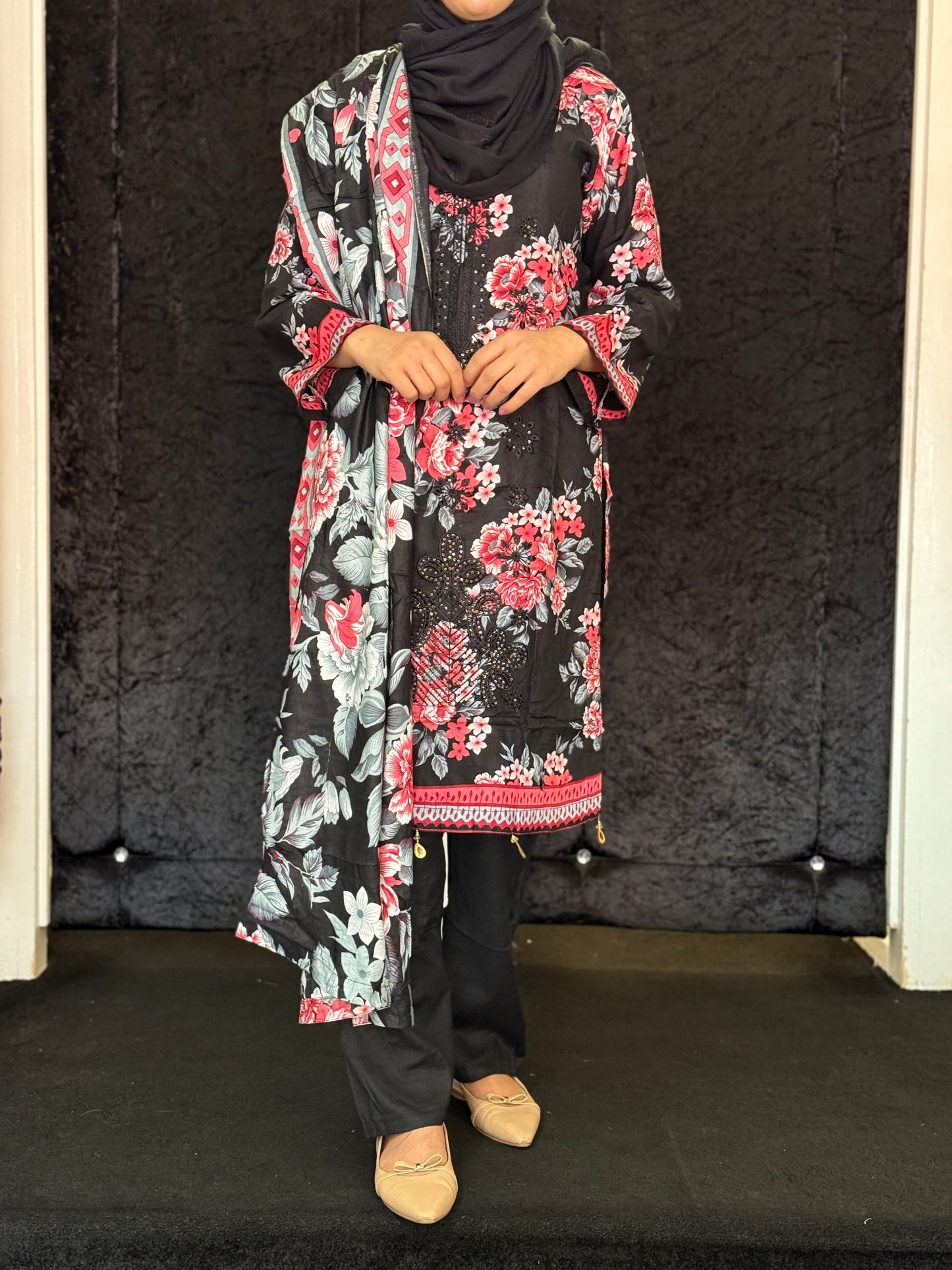 The Everyday Lawn Collection - Black Floral