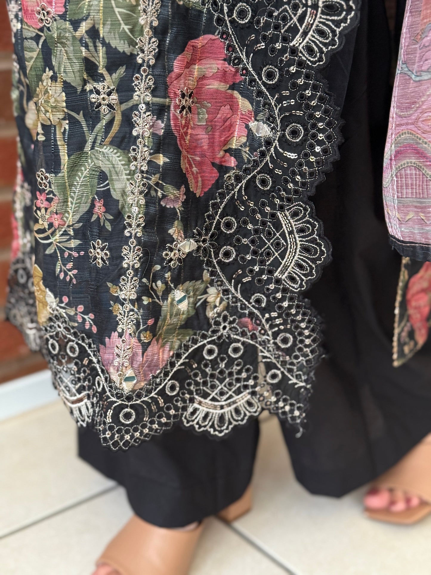 Gulnoor Noir - Black Pallazo