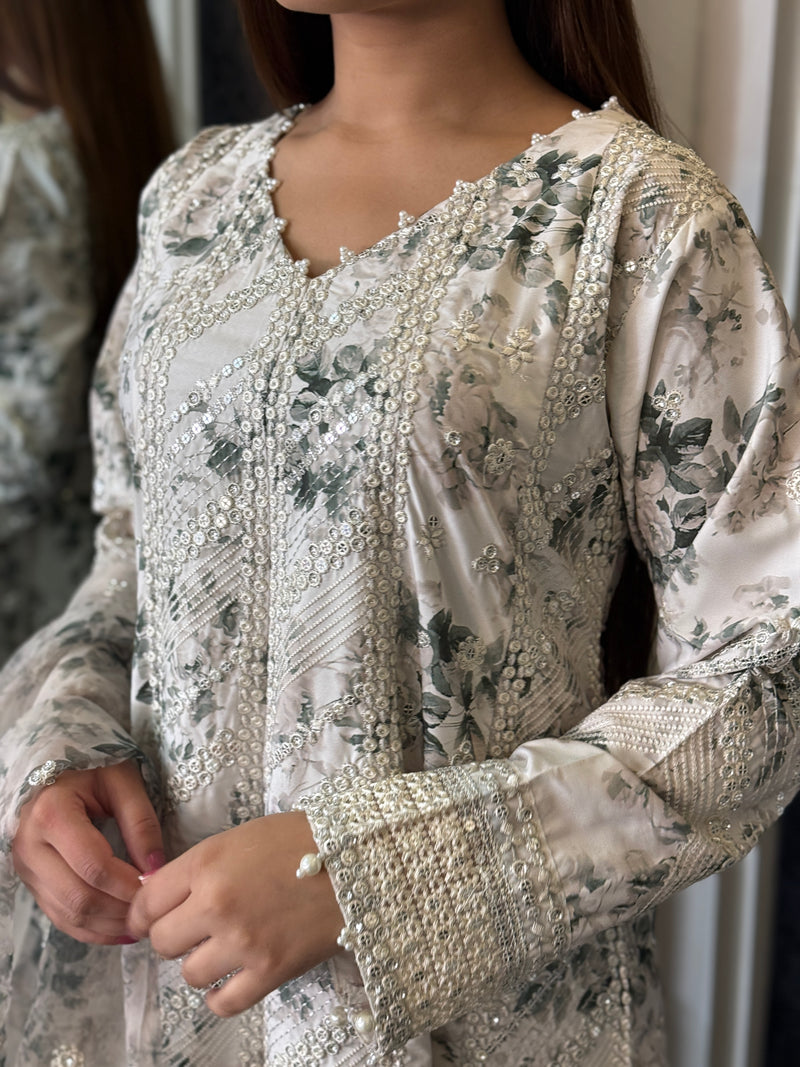 MARIA B - LUXURY COLLECTION