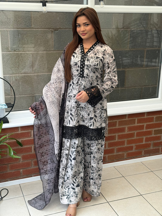 Noir Petal Farsi Shalwar