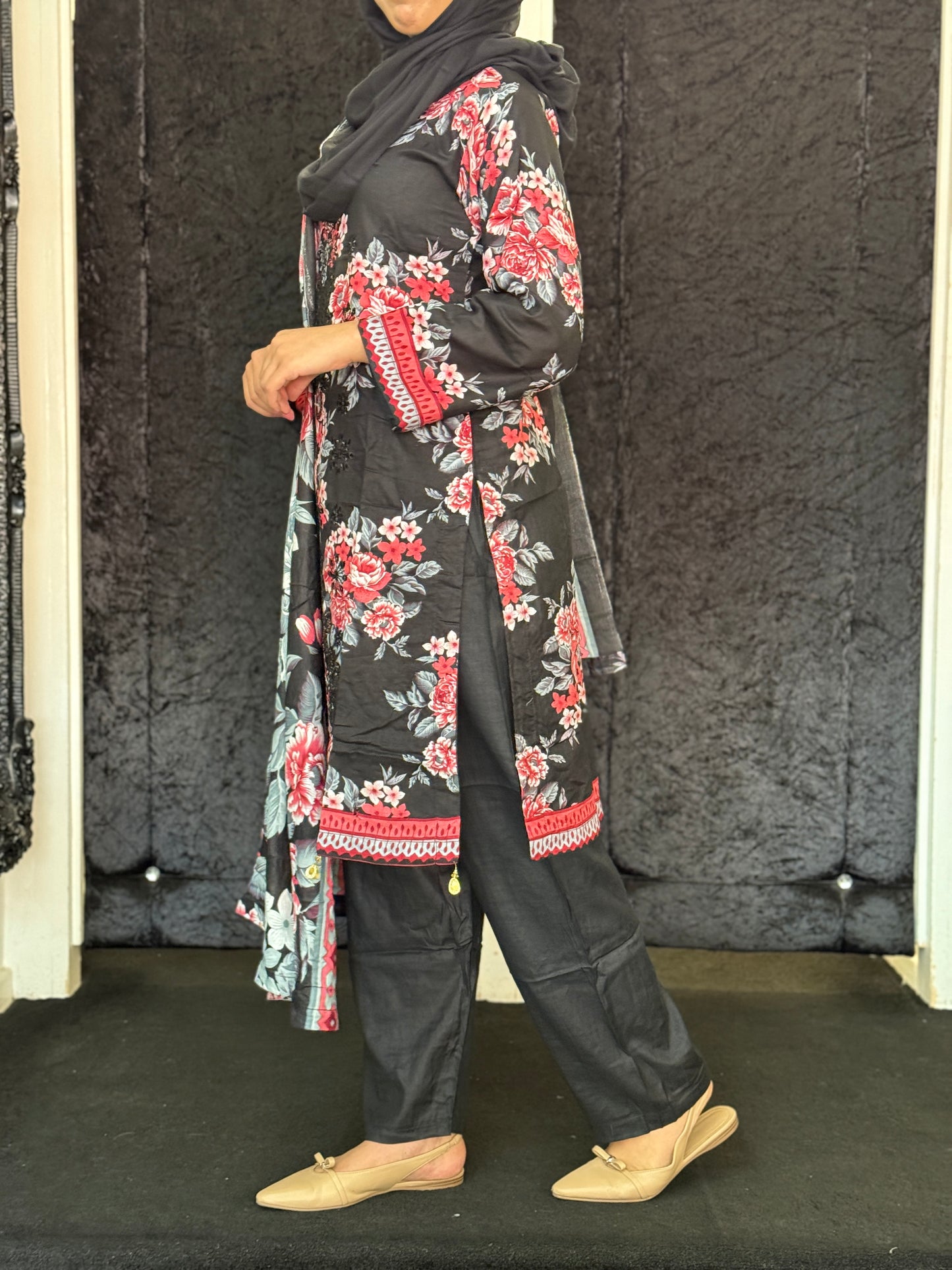 The Everyday Lawn Collection - Black Floral