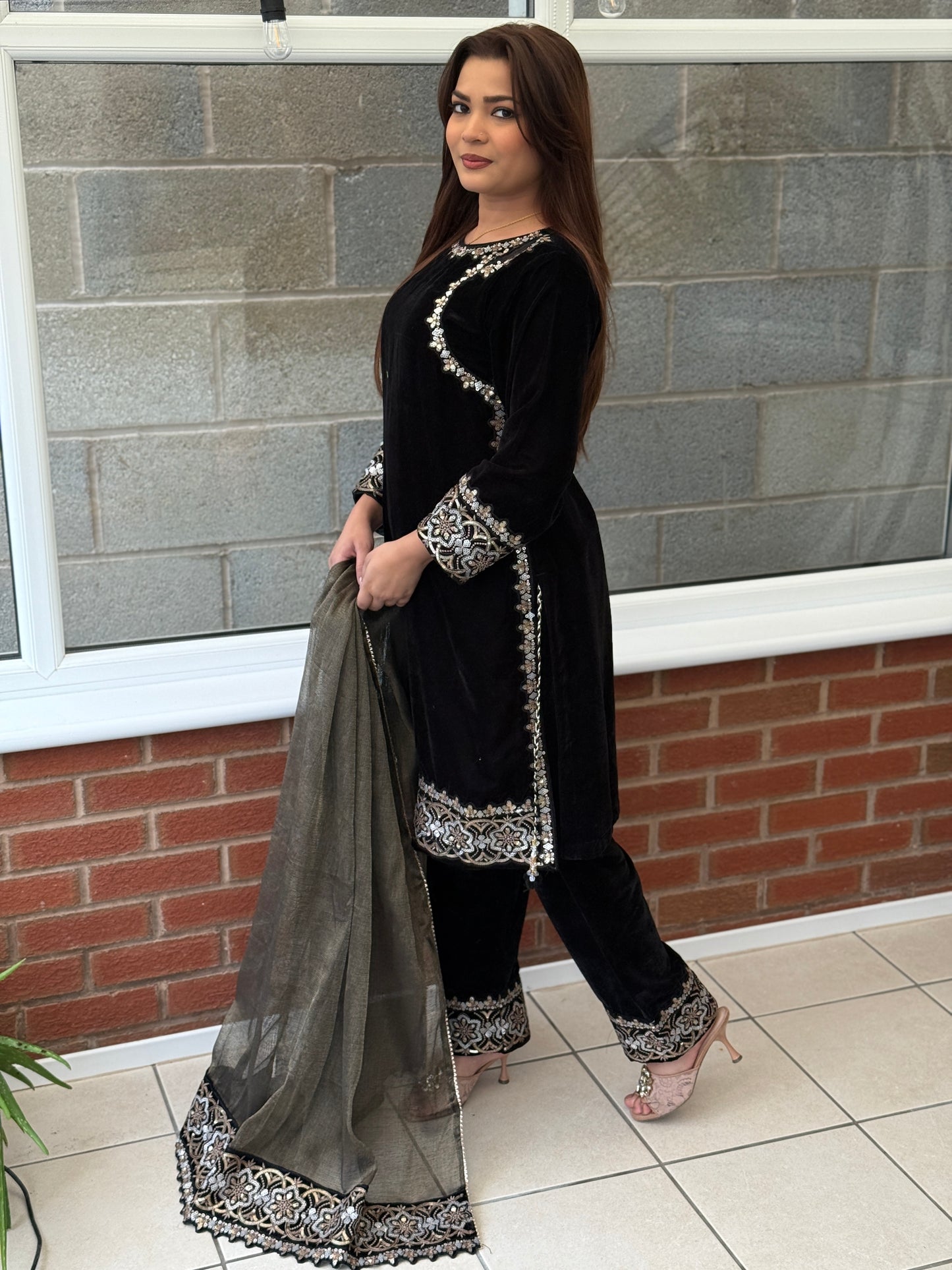 Noore Velvet Shoulder Suit - Noir Black