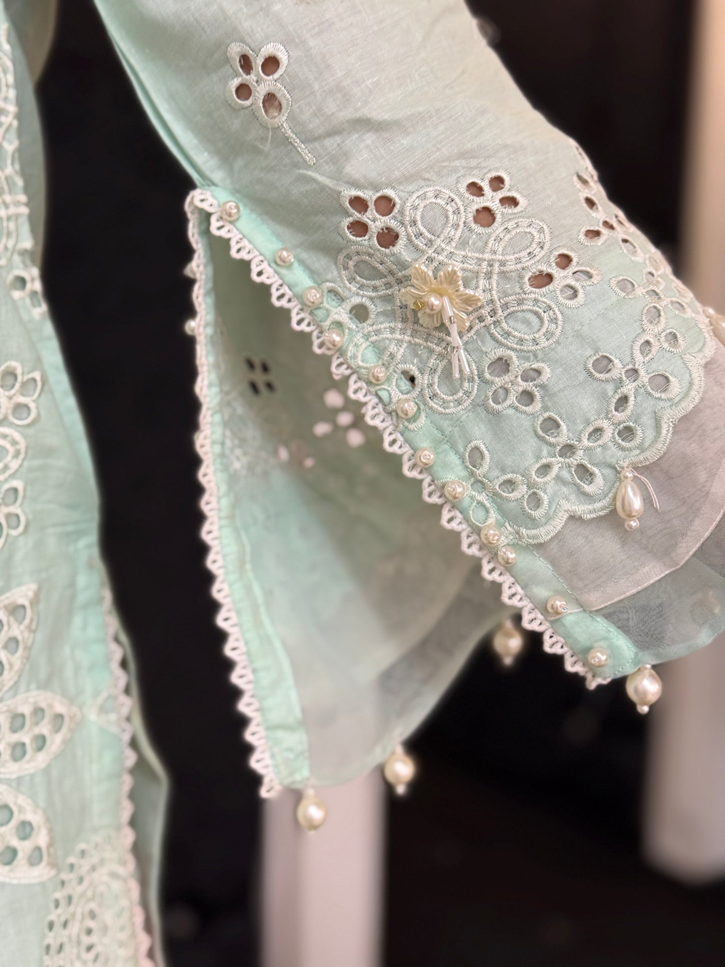 Aylina Mint Bloom