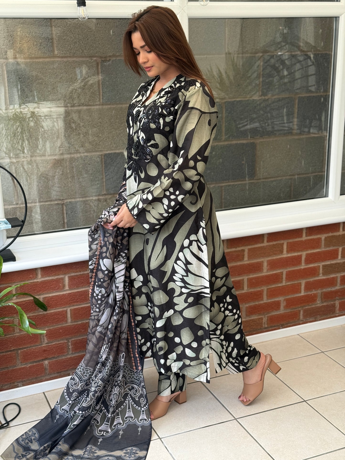 Zareen Noir Lawn Suit