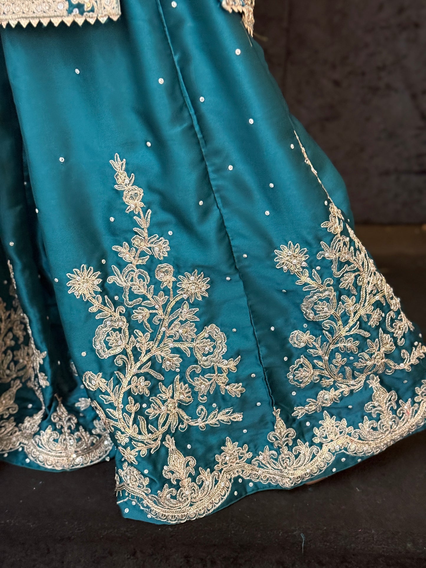 Teal Royale Elegance