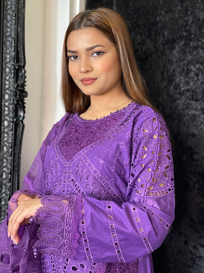 MARIA B LUXURY LAWN D 2402 B
