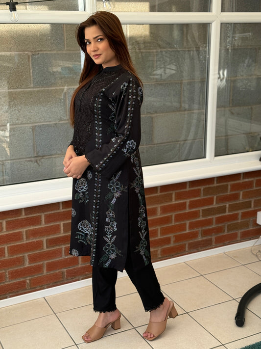 Zayna Noir - Sequins Embroidered 2 Piece