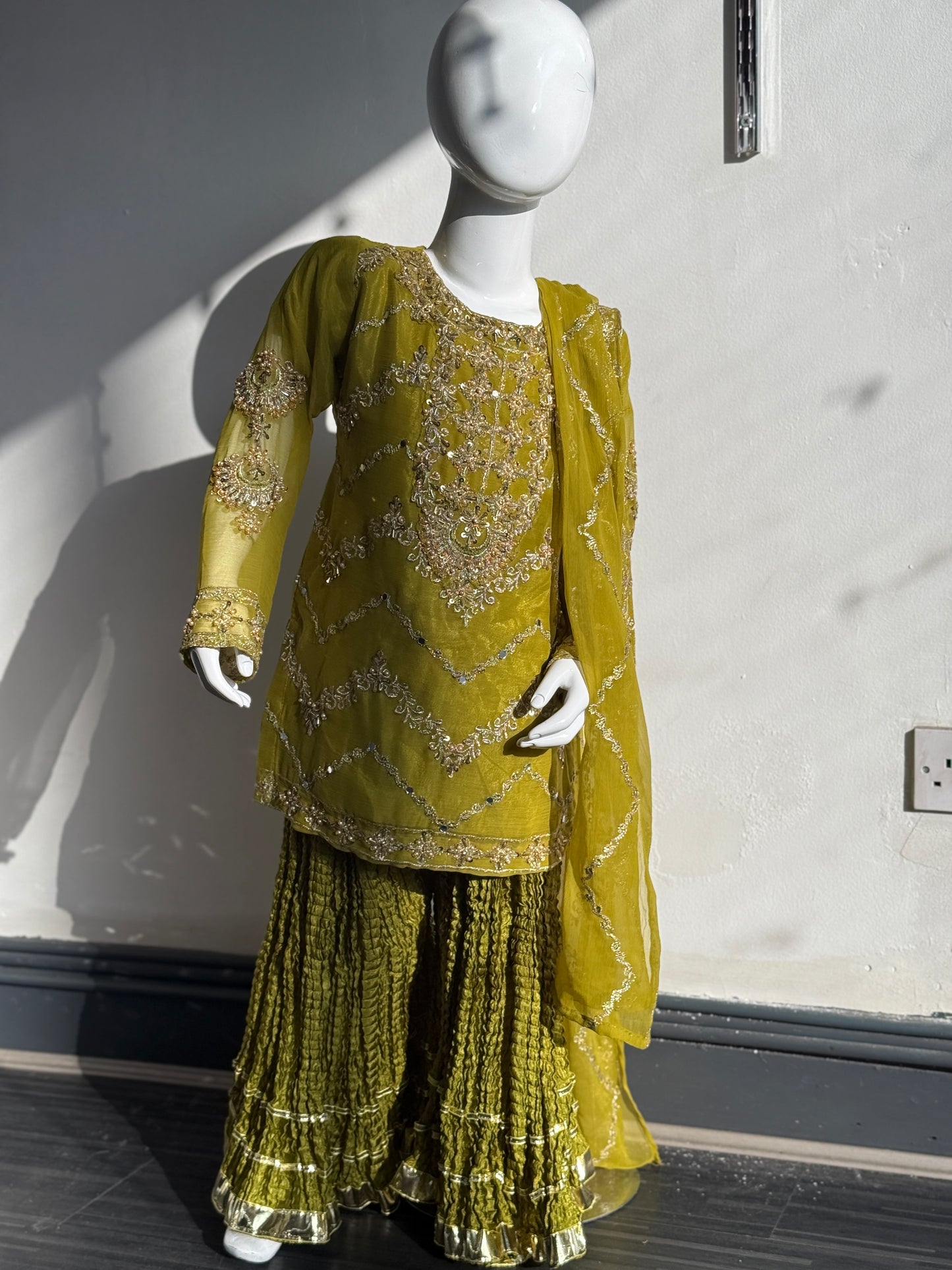 NOOR - KHAKI GREEN