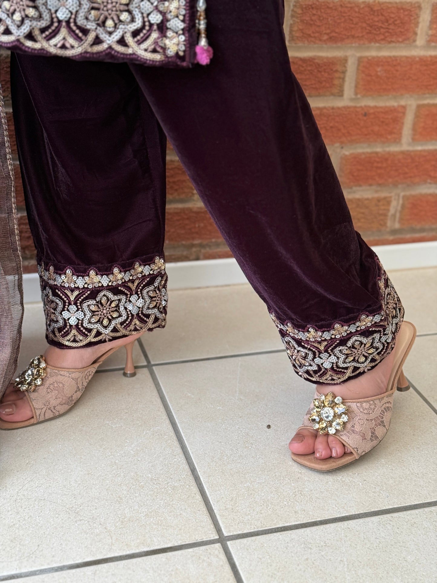 Noore Velvet Shoulder Suit - Aubergine