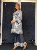 SASHA - BLACK & WHITE
