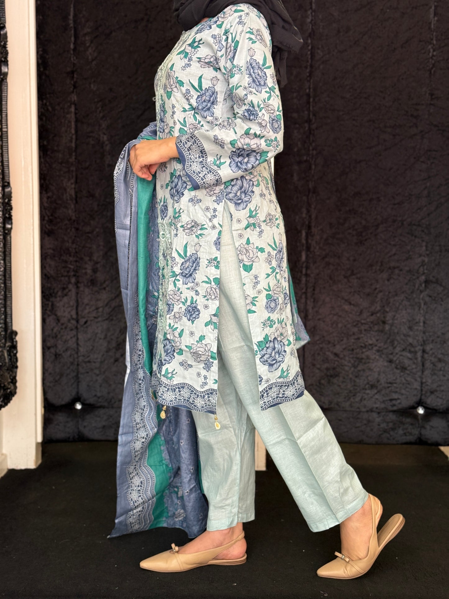 The Everyday Lawn Collection - Blue Floral