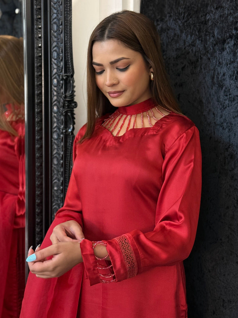 YASMINA - BLOOD RED