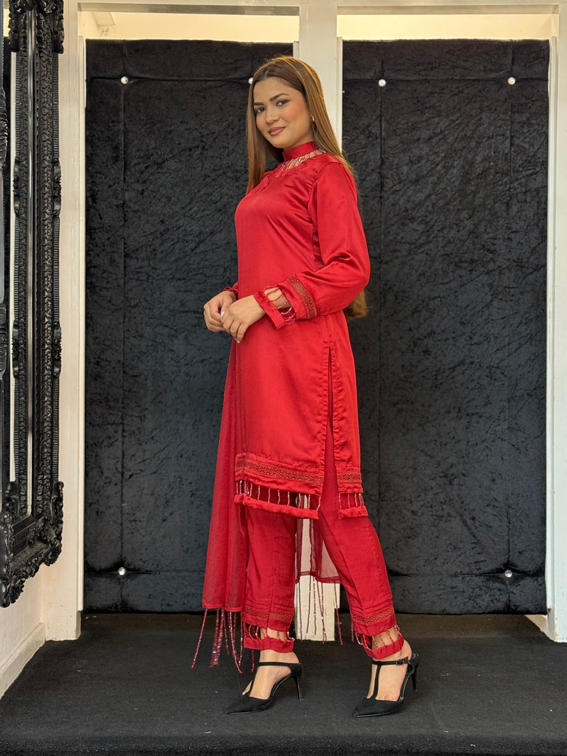 YASMINA - BLOOD RED