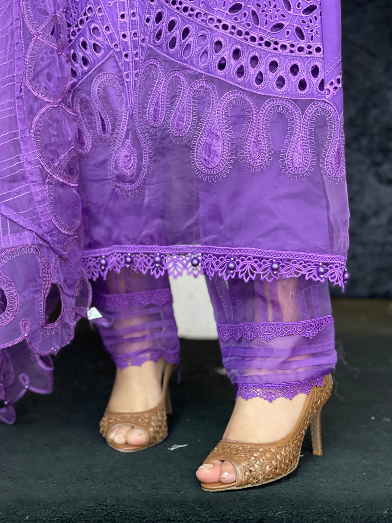 MARIA B LUXURY LAWN D 2402 B