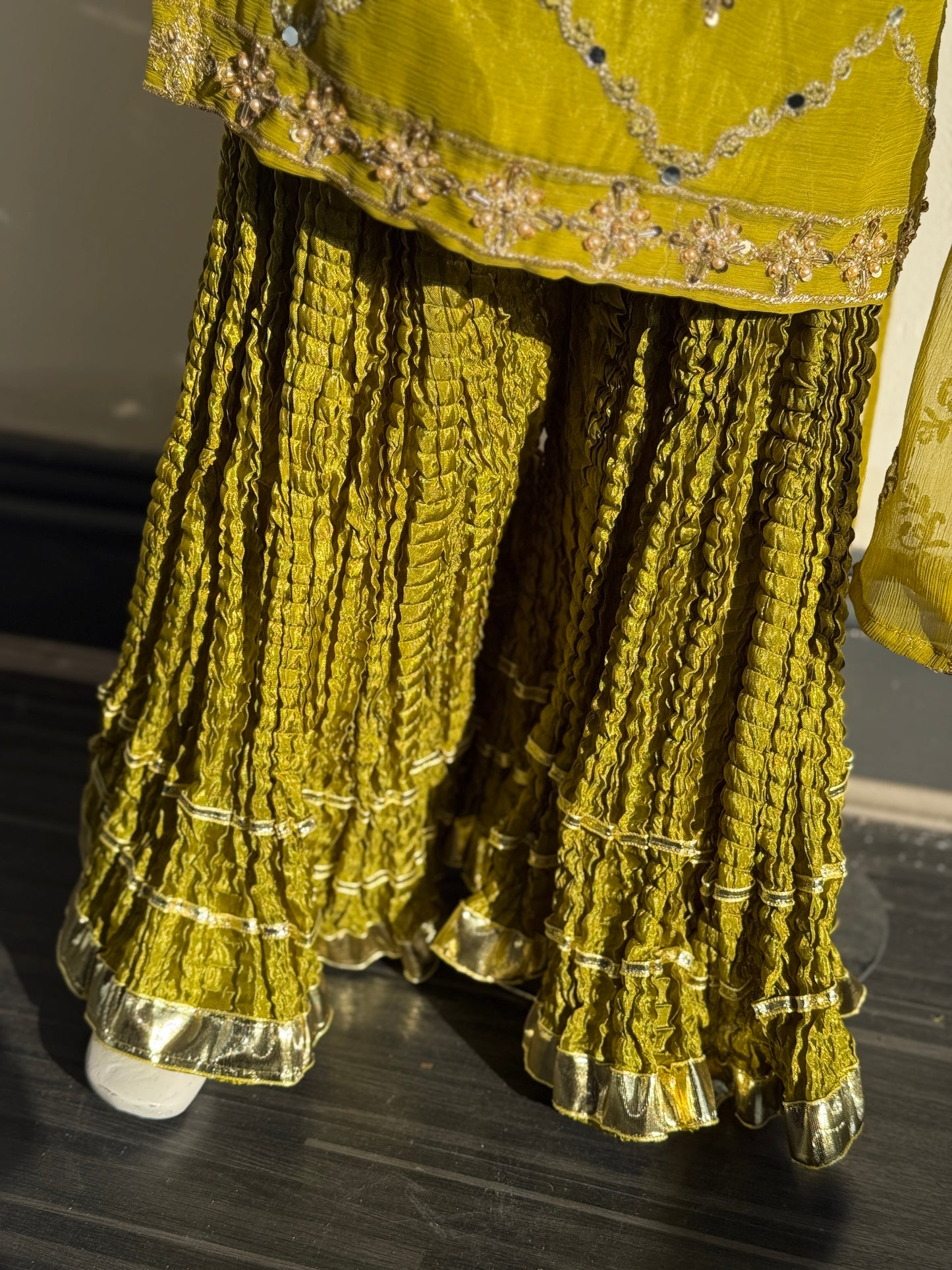 NOOR - KHAKI GREEN